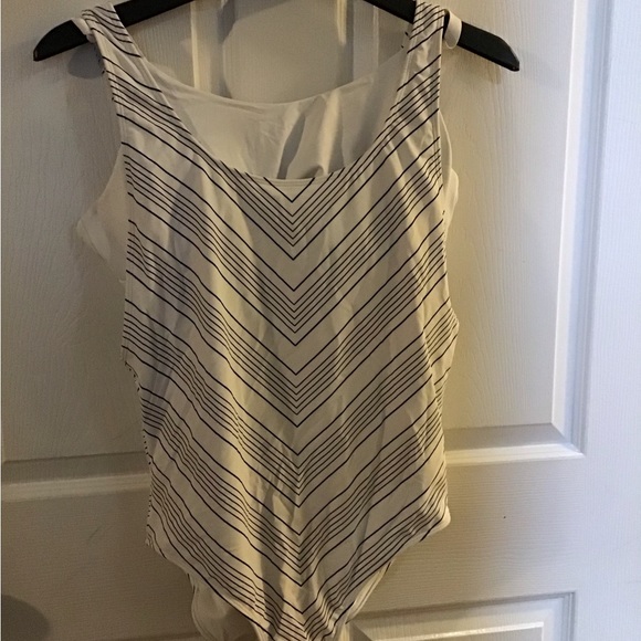 Athleta White Black chevron Striped Swim suit Built in Bra , 38D/DD Med/LG - Picture 6 of 6